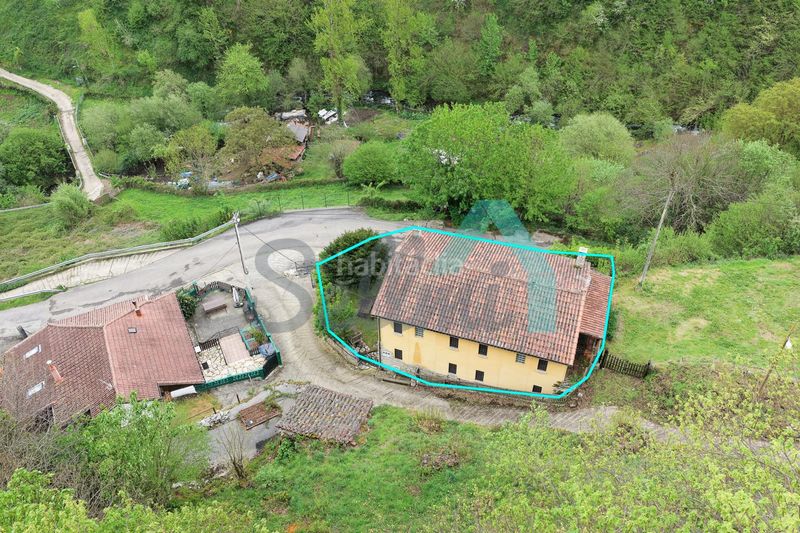 Foto 4b1d02ac-e9b7-45fd-84d2-d83ed74a63f9. Casa amb calefacció a Quirós