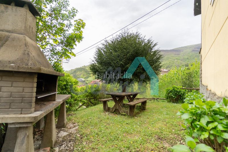 Foto 60367a3c-4923-47aa-99e3-af6cb412cd7a. Casa amb calefacció a Quirós