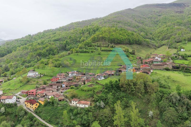 Foto 66325312-2f19-4dd6-9271-e1b86fc1d5c1. Casa amb calefacció a Quirós