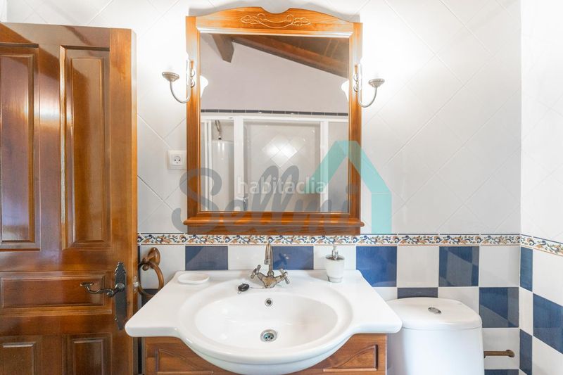 Foto 7c547b63-6248-42a3-9c32-19d18f2c8ef3. Casa amb calefacció a Quirós