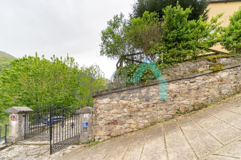 Foto 896c2091-a4ee-46d8-bbc7-65e930597f7f. Casa amb calefacció a Quirós