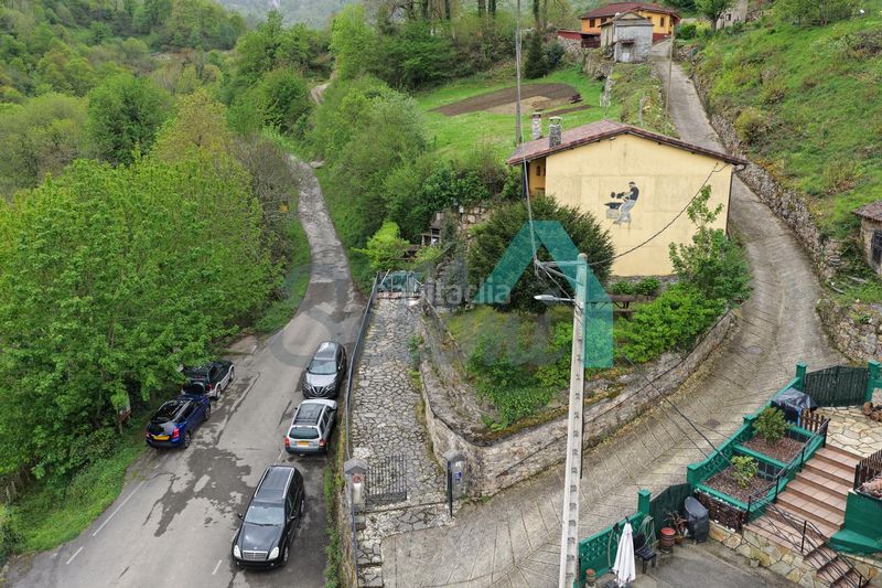 Foto 8b25394b-177a-4540-9f96-8b4eb266b35d. Casa amb calefacció a Quirós