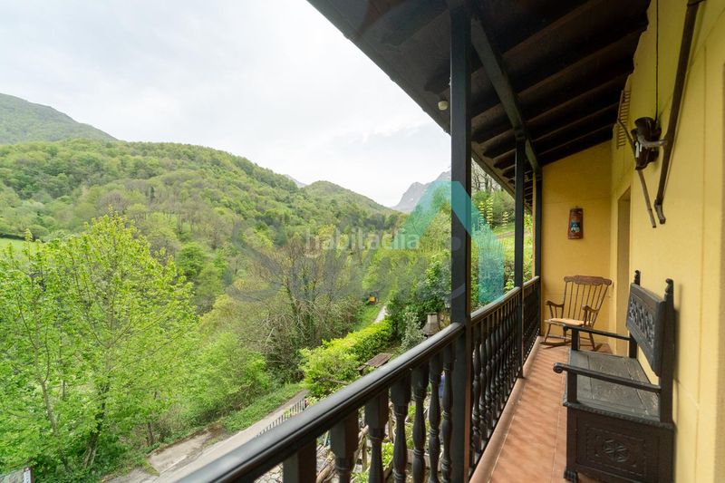 Foto 9352d02d-84a3-4bbf-bf05-27014a867662. Casa amb calefacció a Quirós