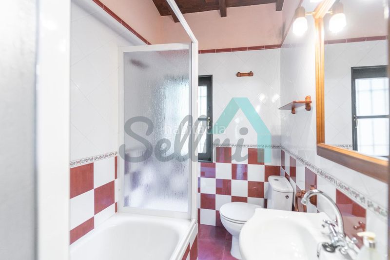 Foto 9b6273b6-1794-47c8-931d-73aa07ed9fb2. Casa amb calefacció a Quirós