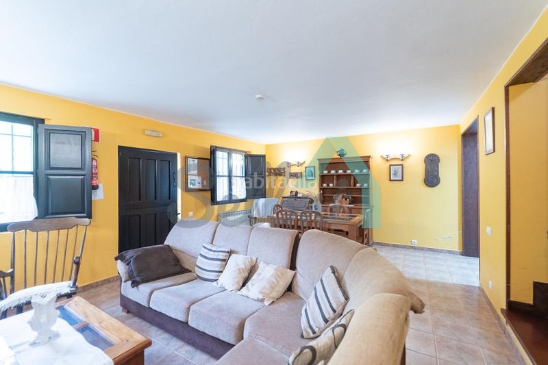 Foto b57f4e77-617a-4ee3-a45a-c73f730d1d23. Casa amb calefacció a Quirós