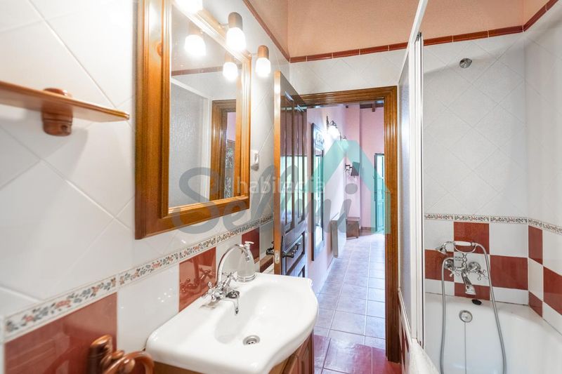 Foto cffeb616-d76f-4c30-b6c6-a6d8e39f7baa. Casa amb calefacció a Quirós