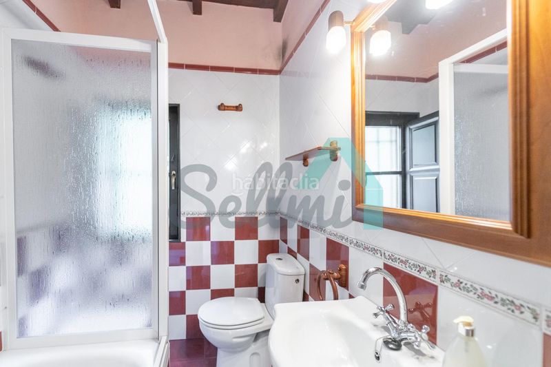 Foto d1c3b452-09c7-4136-86ef-03aec5ce72b4. Casa amb calefacció a Quirós