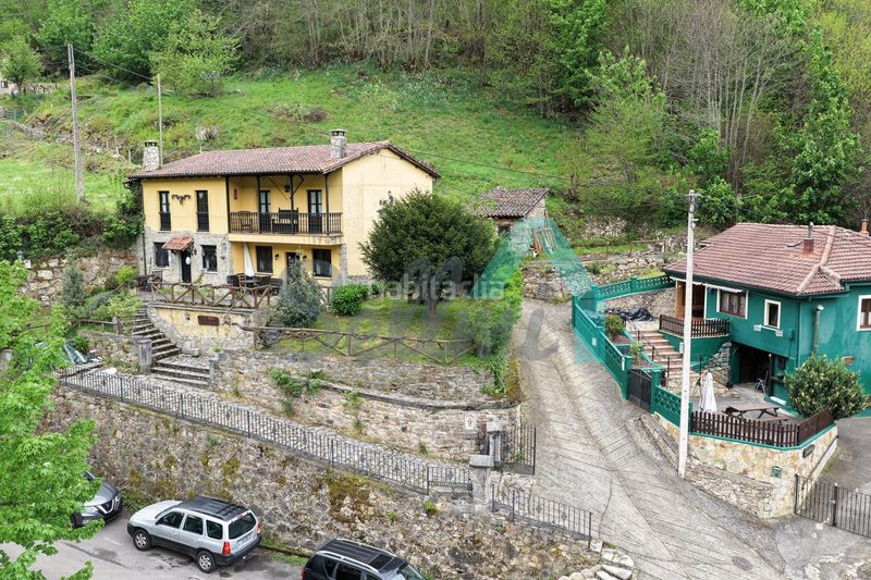 Foto d4765be6-a4af-42e5-9dda-2cca4e1c4c92. Casa amb calefacció a Quirós