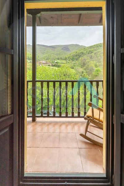 Foto dce4d705-66c8-4e1e-824c-a654a545f960. Casa amb calefacció a Quirós