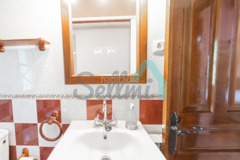 Foto f5978312-d894-4925-b547-019c7dde94e8. Casa amb calefacció a Quirós