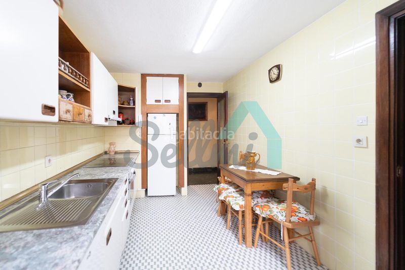 Foto 58c6312a-2ca4-4533-933b-ee1ddda21e47. Pis amb calefacció a Plaza de América Oviedo