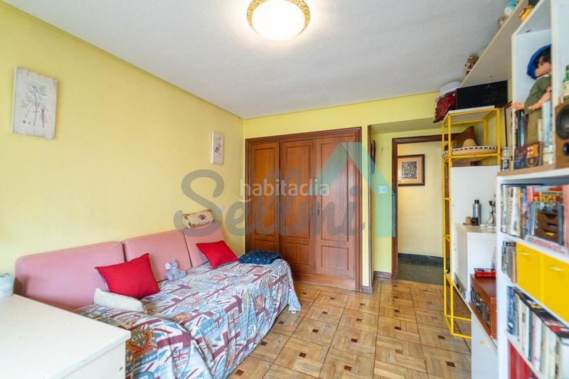 Foto 6a0e12b0-600c-4bef-bbe9-b8dfa582eb18. Pis amb calefacció a Plaza de América Oviedo