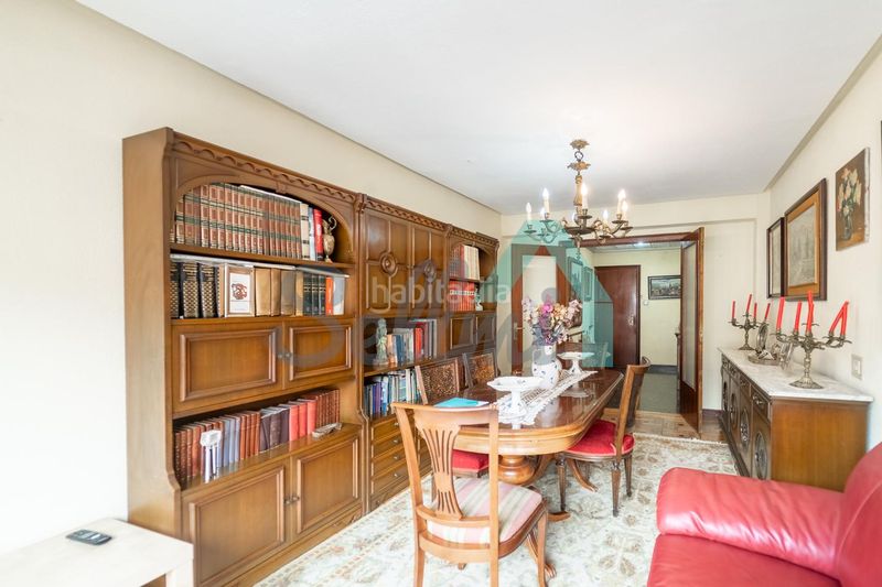 Foto 82296e9f-fac4-4719-acea-24aea9630bf7. Pis amb calefacció a Plaza de América Oviedo