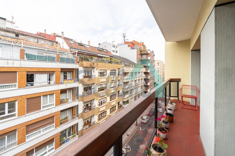 Foto 94d17e1d-5127-48ff-8c95-e5f33c65148e. Pis amb calefacció a Plaza de América Oviedo