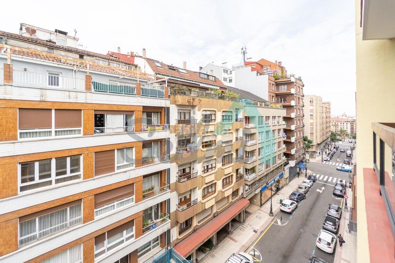 Foto c82b7568-058c-414e-857a-c9b4bb95612a. Pis amb calefacció a Plaza de América Oviedo