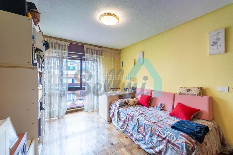 Foto e889a9b0-407e-45d8-b3fe-00955e3dbefc. Pis amb calefacció a Plaza de América Oviedo