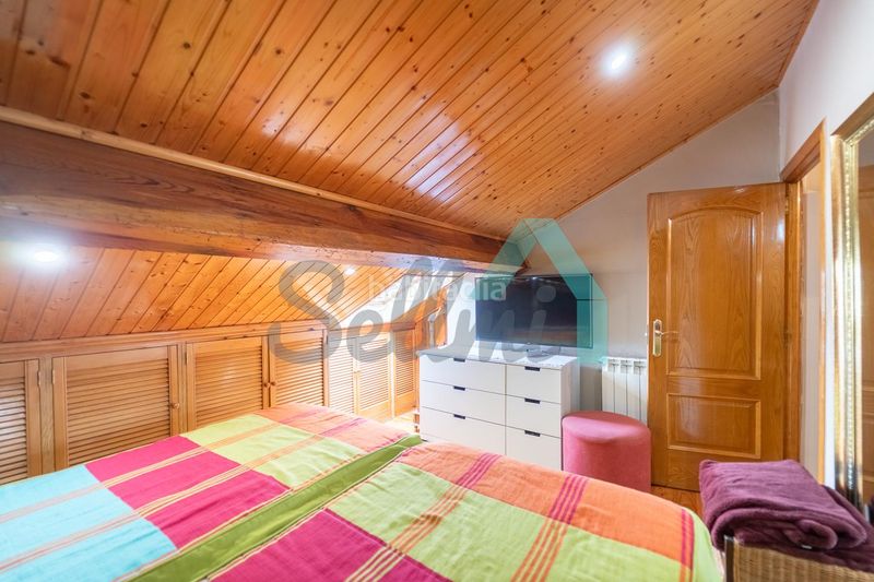 Foto 96263117-1d98-4545-bc09-0536de5fe1fc. Dúplex amb calefacció a Valdés