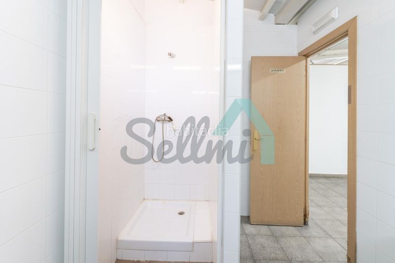 Foto b4b0bf56-8240-4a01-8376-6f81c19bf9d7. Local comercial en Centro Avilés
