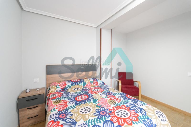 Foto 049d1a38-567b-4cf6-8356-3b18316d839d. Flat with heating parking in Vallobín Oviedo
