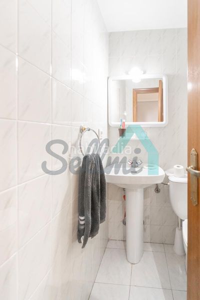 Foto 18d99f9f-ead2-46e7-982e-4d4b7da41824. Flat with heating parking in Vallobín Oviedo