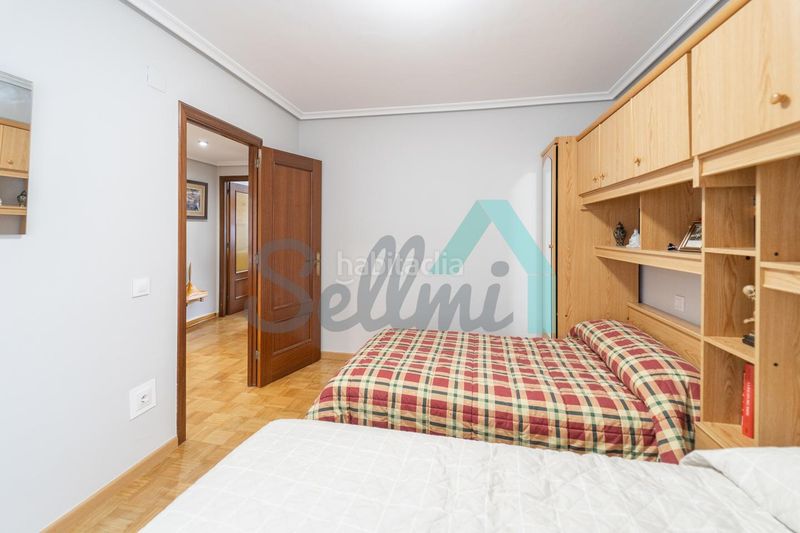Foto 1d8e4d9d-3a43-4e5c-a7cb-fbccf9ece4eb. Flat with heating parking in Vallobín Oviedo