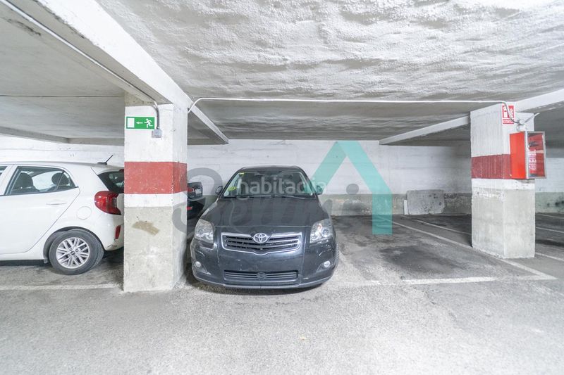 Foto 4e5b4817-6dc9-48dd-9a1e-117e0638f476. Flat with heating parking in Vallobín Oviedo