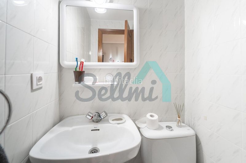 Foto 66b12821-19c1-48bb-8612-78415dbe8b81. Flat with heating parking in Vallobín Oviedo