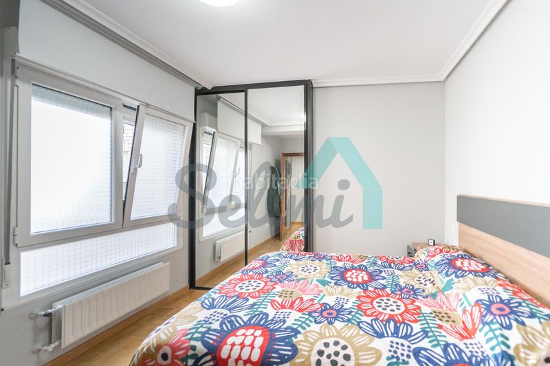 Foto 67445f08-d9a4-47a4-88d5-8ebb4c33dfce. Flat with heating parking in Vallobín Oviedo