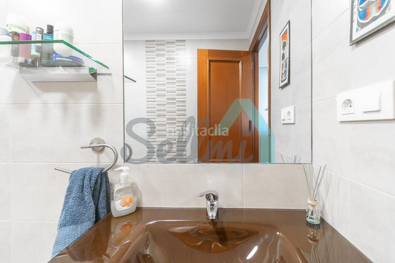 Foto c7d2f2a4-534e-4550-99d4-679c62d04d7c. Flat with heating parking in Vallobín Oviedo