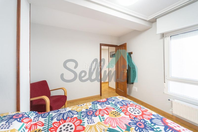 Foto f36bedb4-2270-4a99-803b-c543b8c9a0c7. Flat with heating parking in Vallobín Oviedo