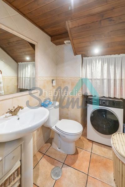 Foto 071c1076-8c0e-4589-a132-f4b60ab4ed8b. Casa aparellada amb calefacció a Aller