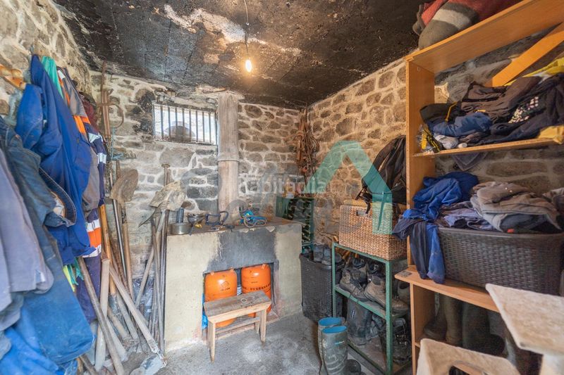 Foto 7a55d387-f8a7-4b02-bfe5-b44b80530002. Casa aparellada amb calefacció a Aller