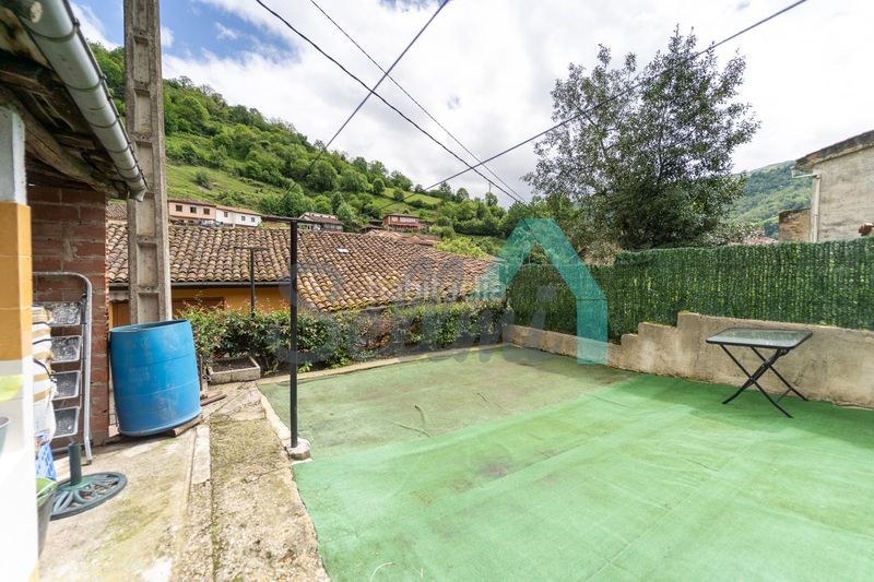 Foto dda258be-f8f6-4847-801e-d8b96c9377a5. Casa aparellada amb calefacció a Aller