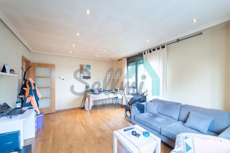 Foto 8d759f82-26cc-45be-959f-06eb46ad6414. Flat with heating parking in Huca - La Cadellada Oviedo