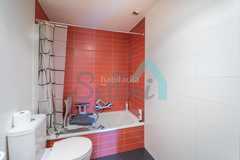 Foto 9d96dab6-425e-4785-92b0-63f461df0a09. Flat with heating parking in Huca - La Cadellada Oviedo