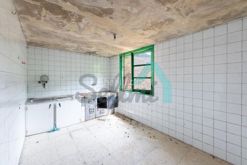 Foto 085f62fd-f4c2-41ca-b508-d0d4ae53d275. Casa amb aparcament a Cangas del Narcea