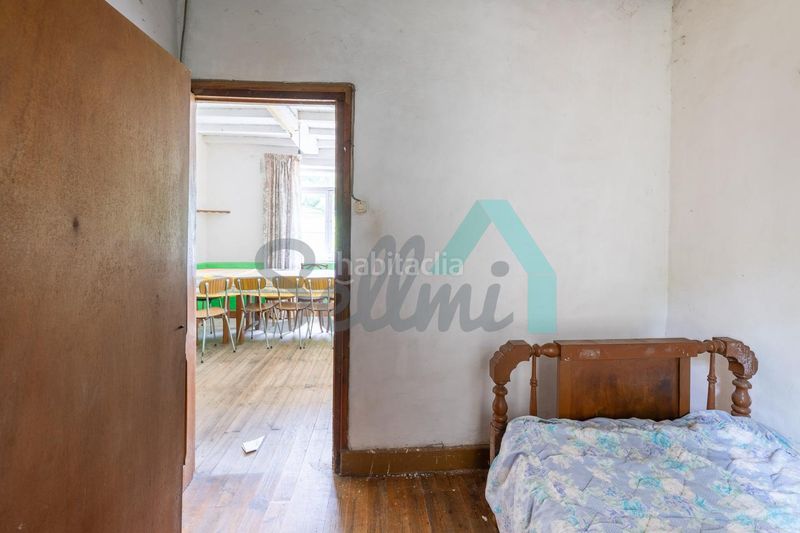 Foto 1fe0b15c-e610-4754-bc5a-968ce681b3a7. Casa amb aparcament a Cangas del Narcea