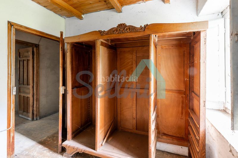 Foto 6b96d565-dcf9-4d94-88dc-09af8ad2e8a3. Casa amb aparcament a Cangas del Narcea