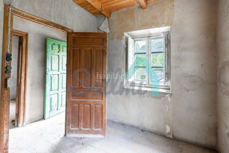 Foto 77068461-95b4-40e1-88cb-349edab45248. Casa amb aparcament a Cangas del Narcea