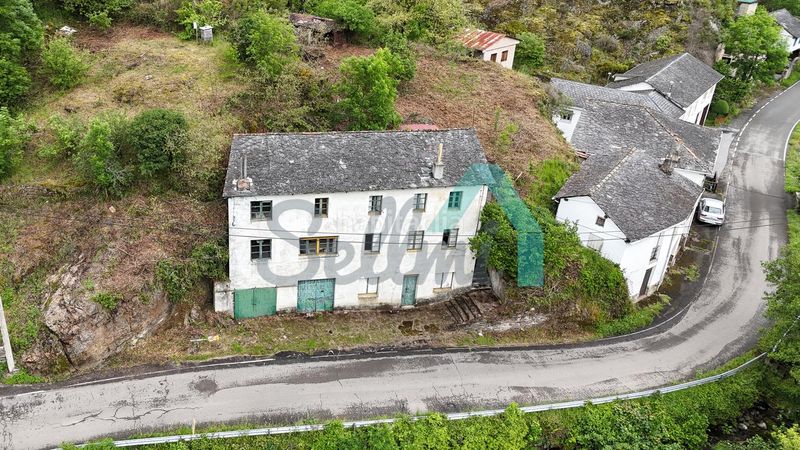 Foto 7bee7fe0-df48-4326-a63d-f575abb456d1. Casa amb aparcament a Cangas del Narcea