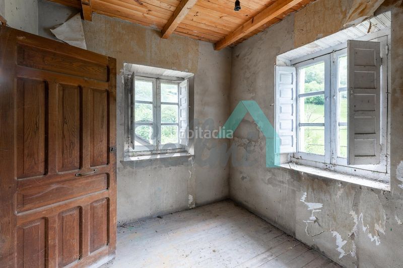 Foto 94b24e40-2ad9-4381-bf3f-188375d18574. Casa amb aparcament a Cangas del Narcea
