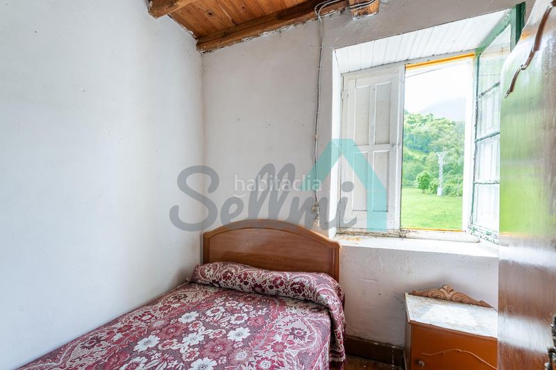 Foto b6da881d-6324-449c-b094-c303ff42cb77. Casa amb aparcament a Cangas del Narcea