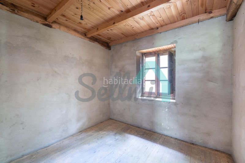 Foto baa4d74d-252a-4b6d-a330-d44dceb72584. Casa amb aparcament a Cangas del Narcea