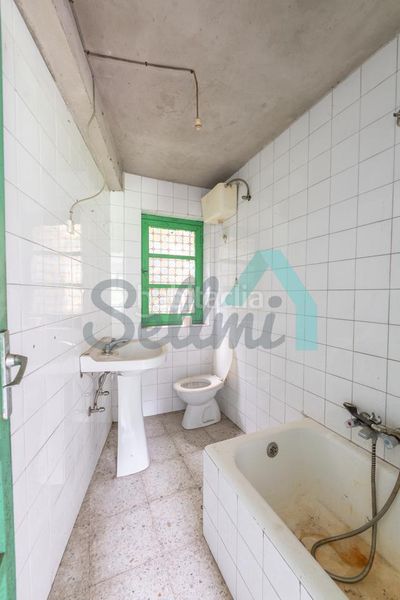 Foto c815b6e3-e6db-4eb1-b405-48fb95a20937. Casa amb aparcament a Cangas del Narcea