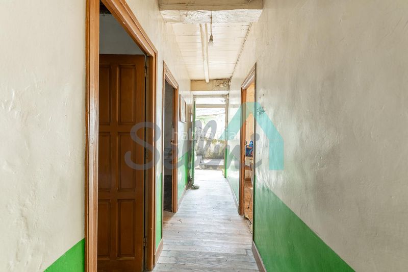 Foto e900bf3d-86fc-45a6-80e7-22c7b132b440. Casa amb aparcament a Cangas del Narcea