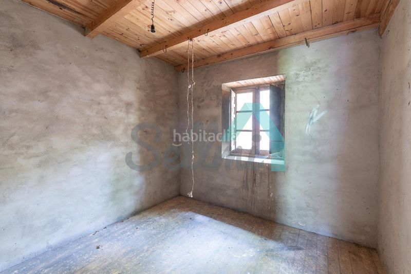 Foto fd4a5980-8613-4bd7-80b0-6d287230f5b4. Casa amb aparcament a Cangas del Narcea
