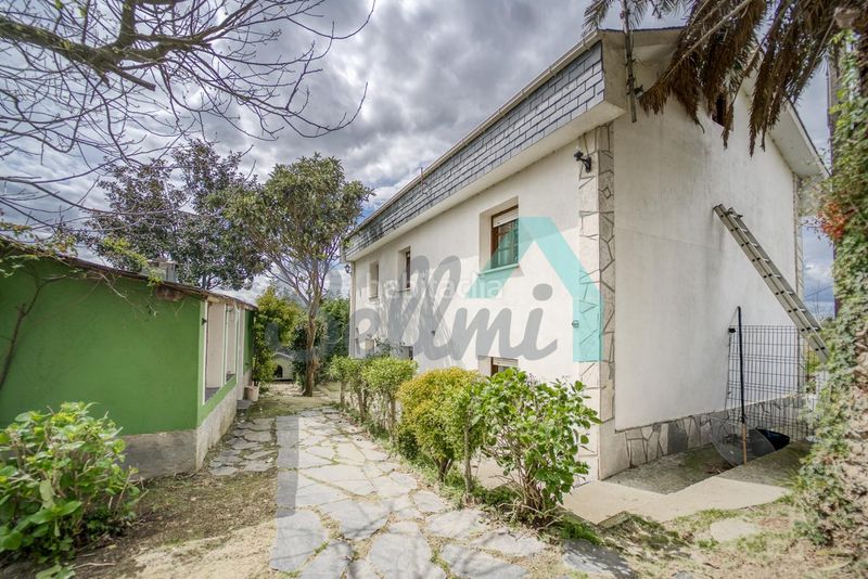 Foto 0fc31ad5-c276-4812-81ed-8cb0f68f7873. Casa amb calefacció a Castropol