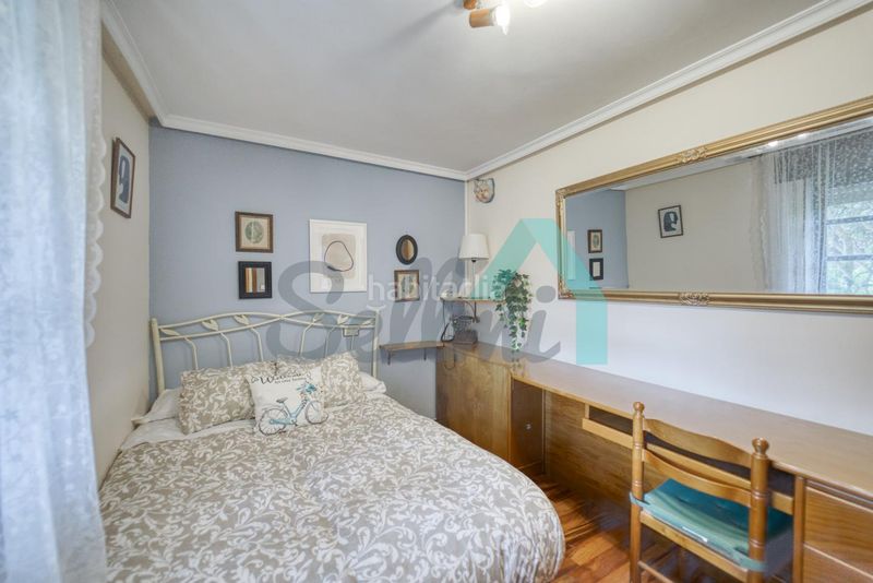 Foto c3a3a8b4-3361-4aff-8b40-0d4fcb16a420. Casa amb calefacció a Castropol