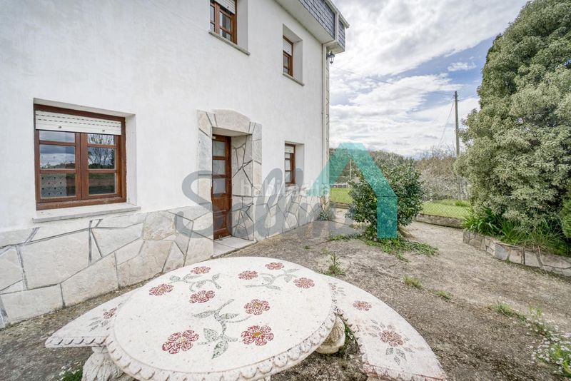 Foto f6a6a492-43cd-479c-acbc-c50533f1dfd0. Casa amb calefacció a Castropol