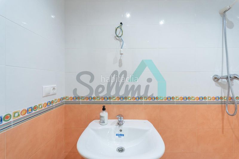 Foto 34e44dfe-e5a8-48e6-bd1c-6a9ed665e950. Estudi amb calefacció aparcament a Aller